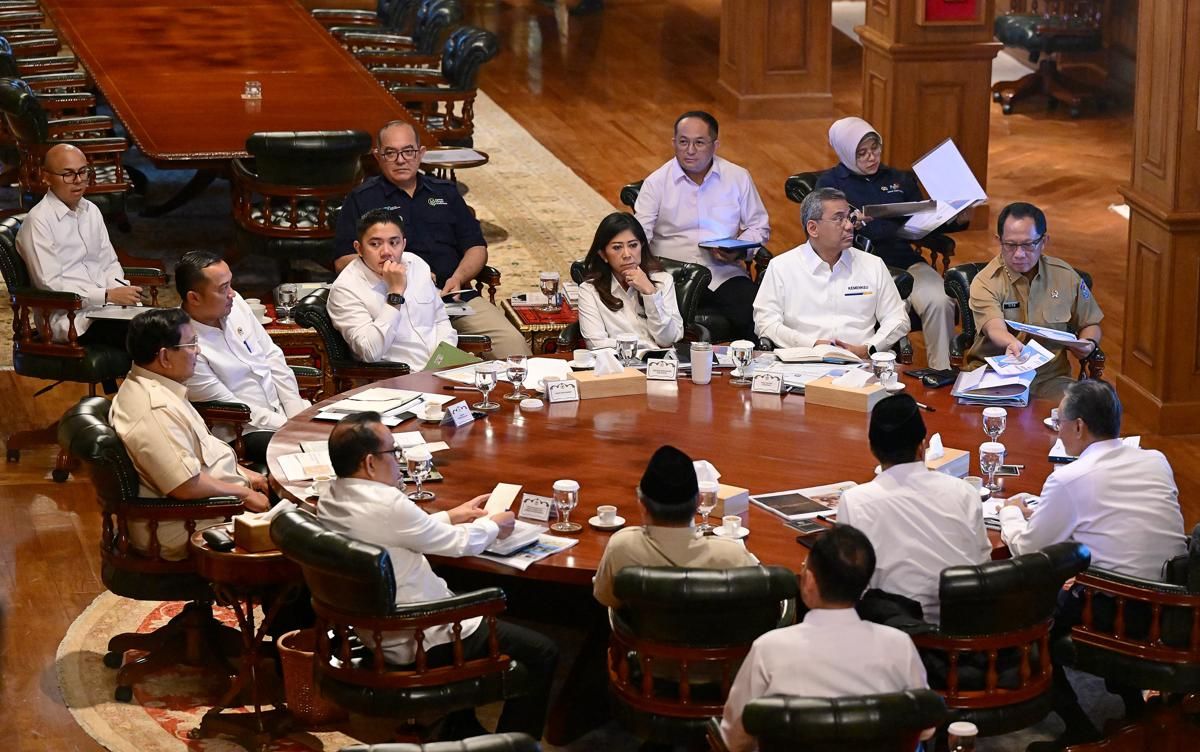 Jelang Tahun Ajaran Baru, Prabowo Matangkan Persiapan Sekolah Rakyat