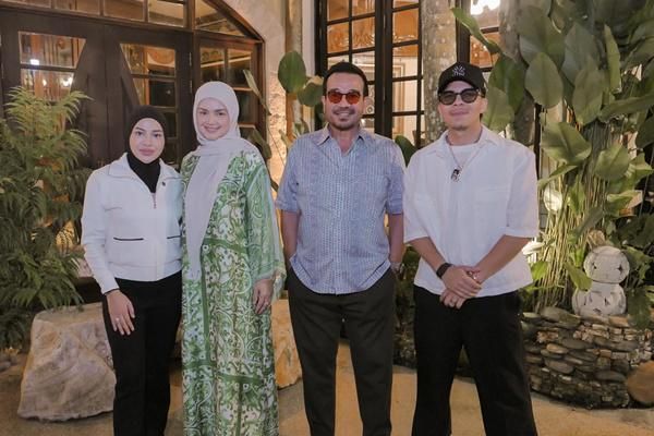 Potret KD Ajak Atta dan Aurel Makan Malam di Rumah Siti Nurhaliza