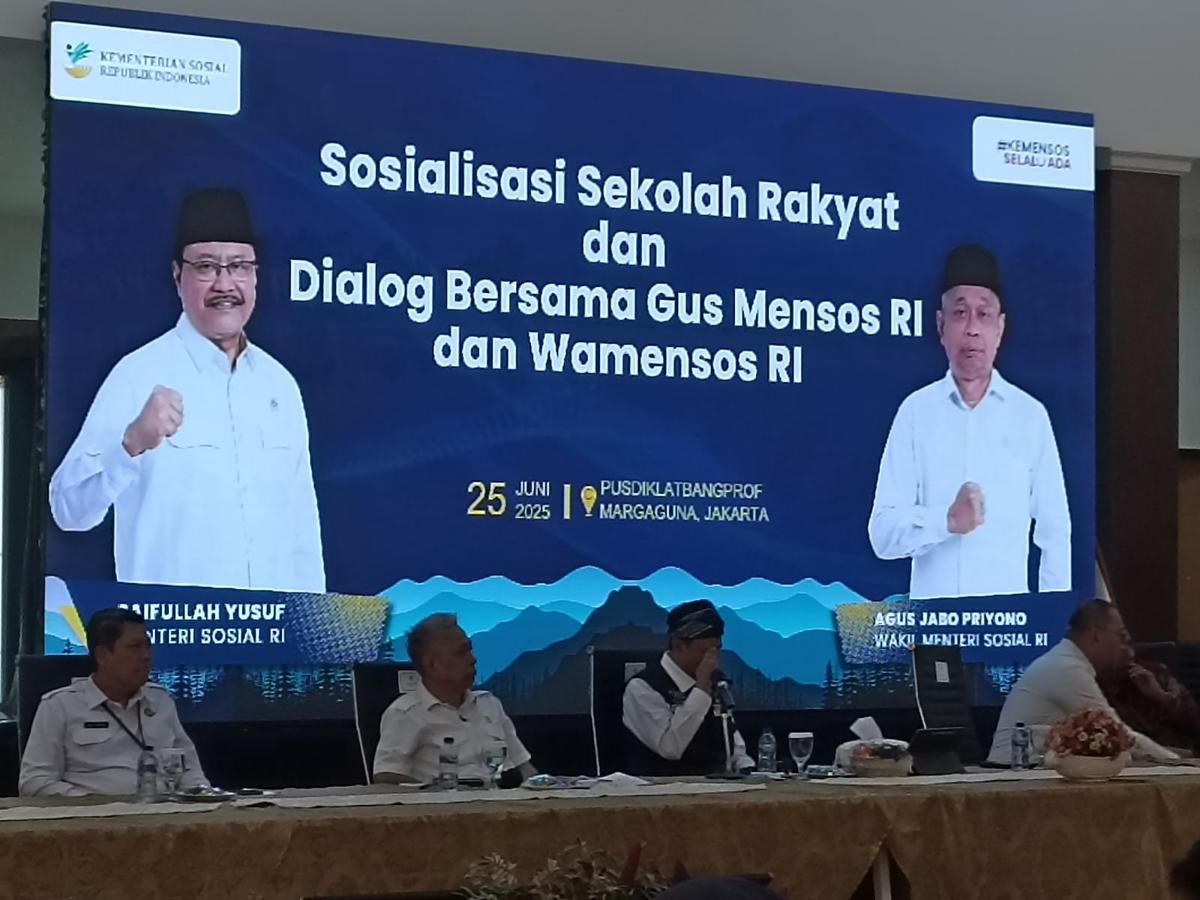 Gus Ipul Menangis Dengarkan Kisah Orang Tua Calon Siswa Sekolah Rakyat