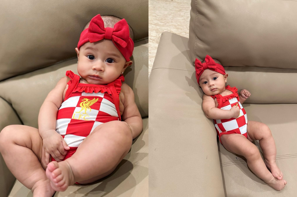 Potret Gemas Leshia Anak Lesti Kejora Pakai Jersey Liverpool