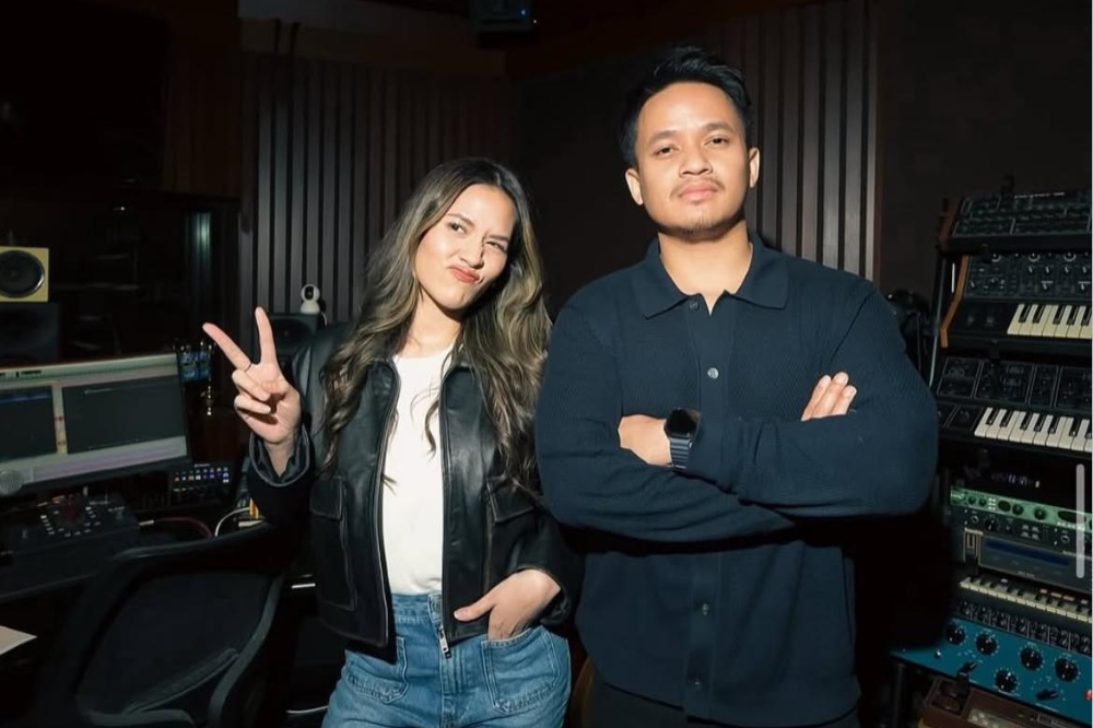 Lirik Lagu 'Awal Kisah Selamanya' Raisa feat Barsena Bestandhi