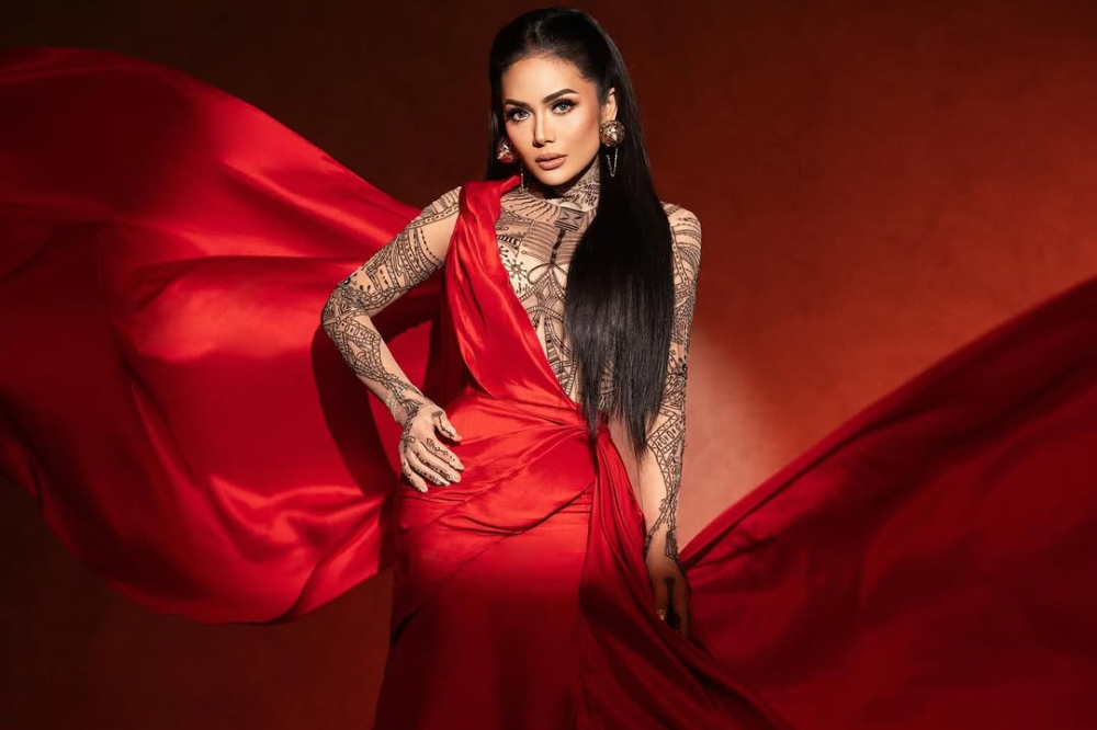 5 Potret Krisdayanti saat Konser di Malaysia, Ajak Aurel dan Ameena!