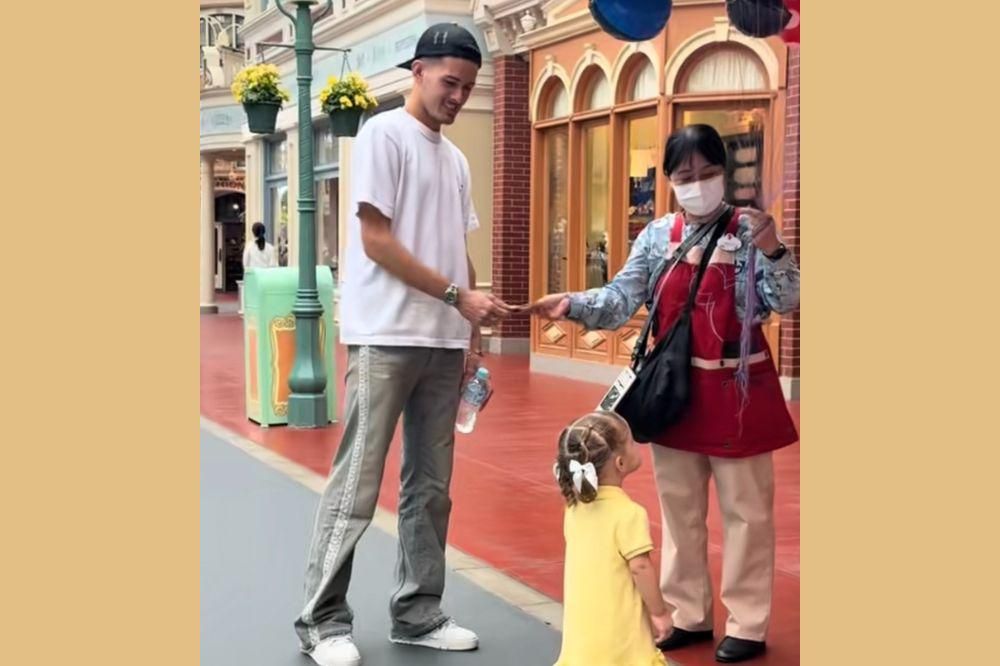 9 Foto Kedekatan Kamari Anak Jennifer Coppen dengan Justin Hubner