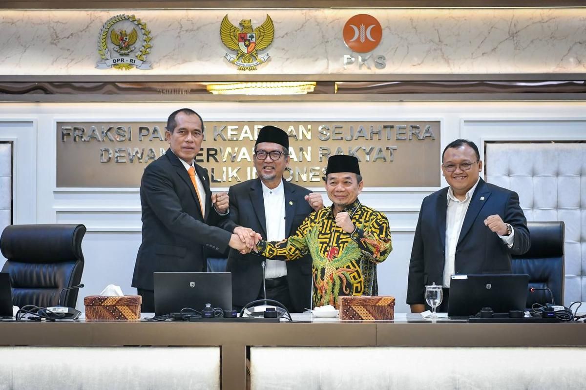 Abdul Kharis Pimpin Fraksi PKS di DPR Gantikan Jazuli Juwaini
