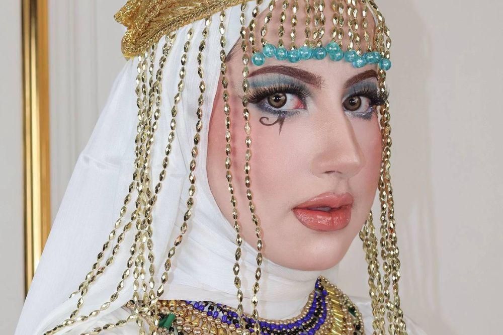 Detail Make Up Cleopatra Tasyi Athasyia, Disebut Mirip Elvy Sukaesih