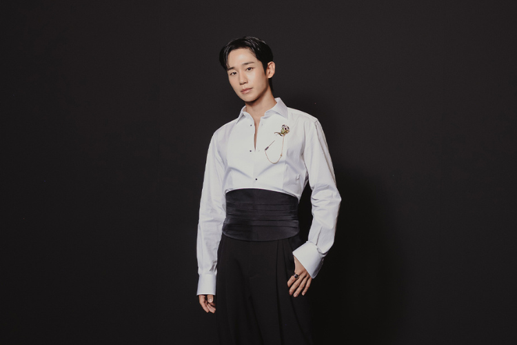 Gaya Modis Artis Internasional Selama Milan Fashion Week Men's SS26