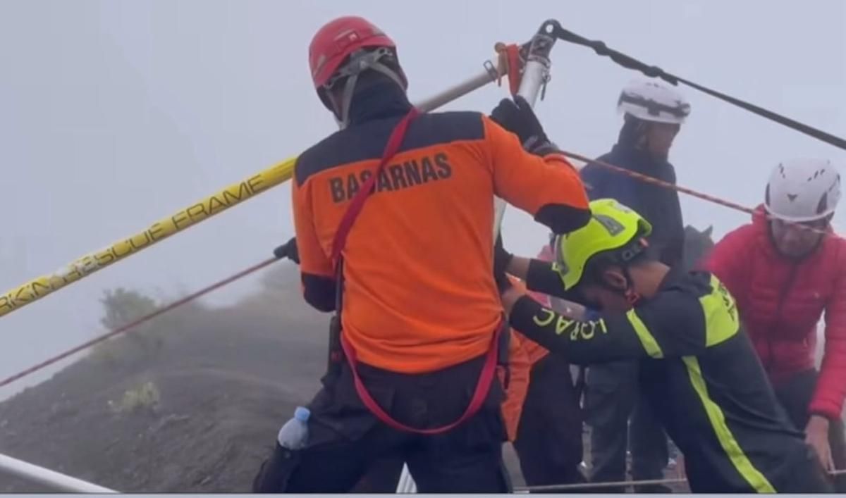Cuaca Buruk, Tim Rescue Bimbang Bawa Jenazah Juliana Pakai Helikopter