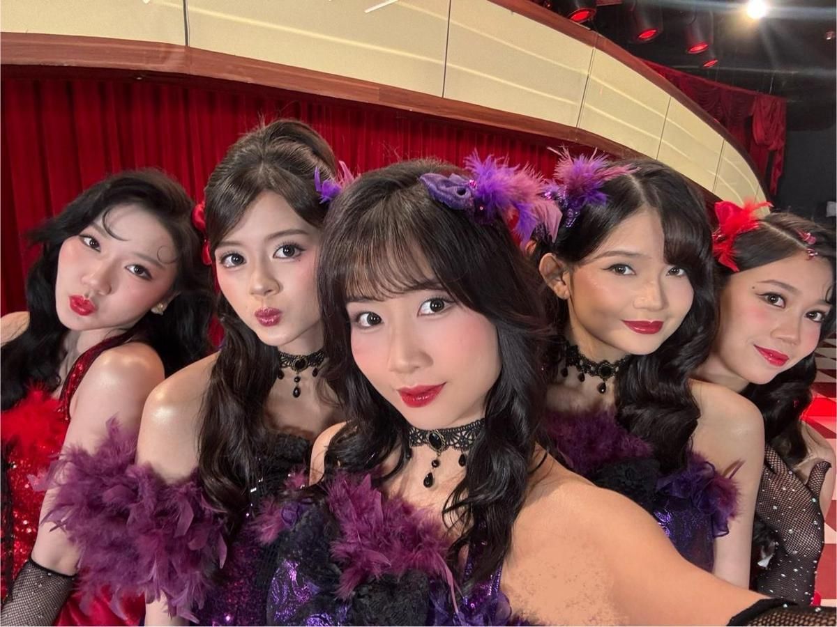 7 Potret Member JKT48 Pakai Isshou Raja Hati, Unik Ada Dua Warna!