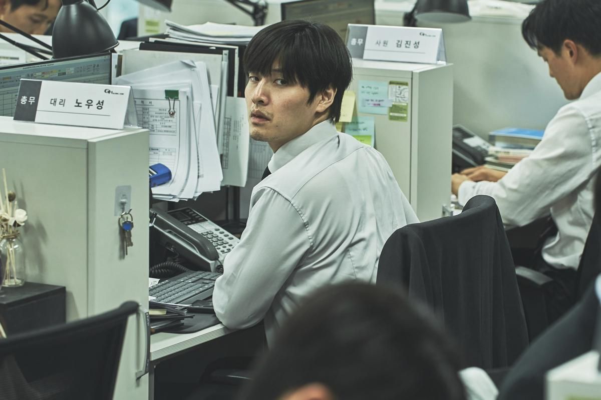 7 Fakta Peran Kang Ha Neul di Film Wall to Wall, Hadapi Kebisingan!