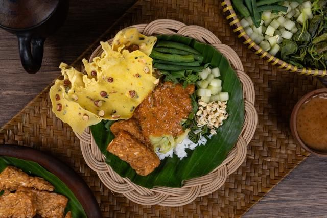 Resep Bumbu Pecel Rumahan yang Medok dan Gurih, Begini Caranya!