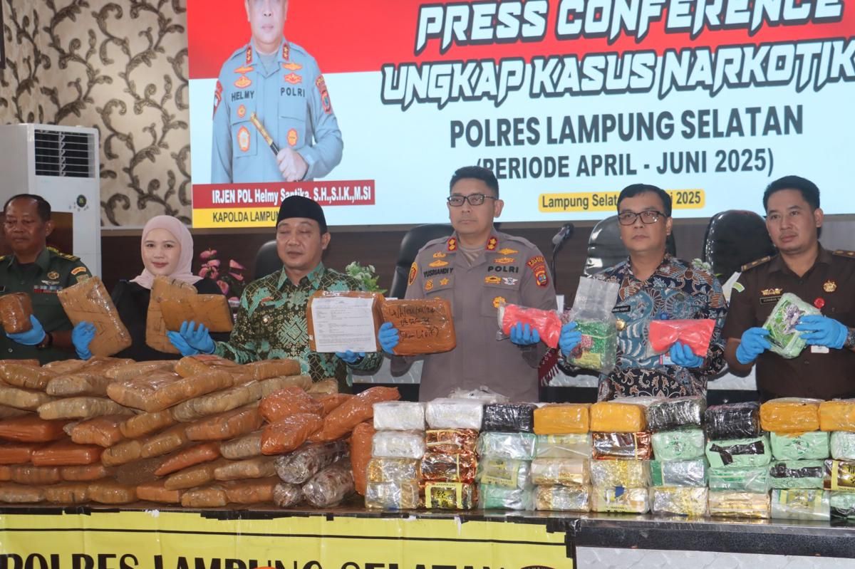 396 Kg Sabu dan Ganja Rp120 miliar Disita Polres Lamsel dari 24 Kasus