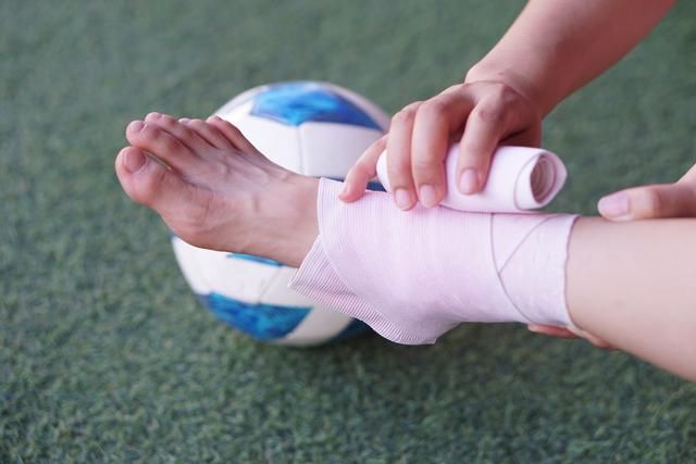 Bedanya Keseleo dan Patah Tulang Pergelangan Kaki, Kenali Gejalanya