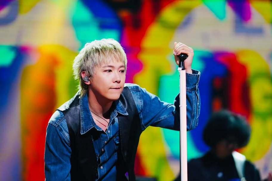Hongki FT Island Sakit Kulit Langka selama 20 Tahun, Operasi 8 Kali