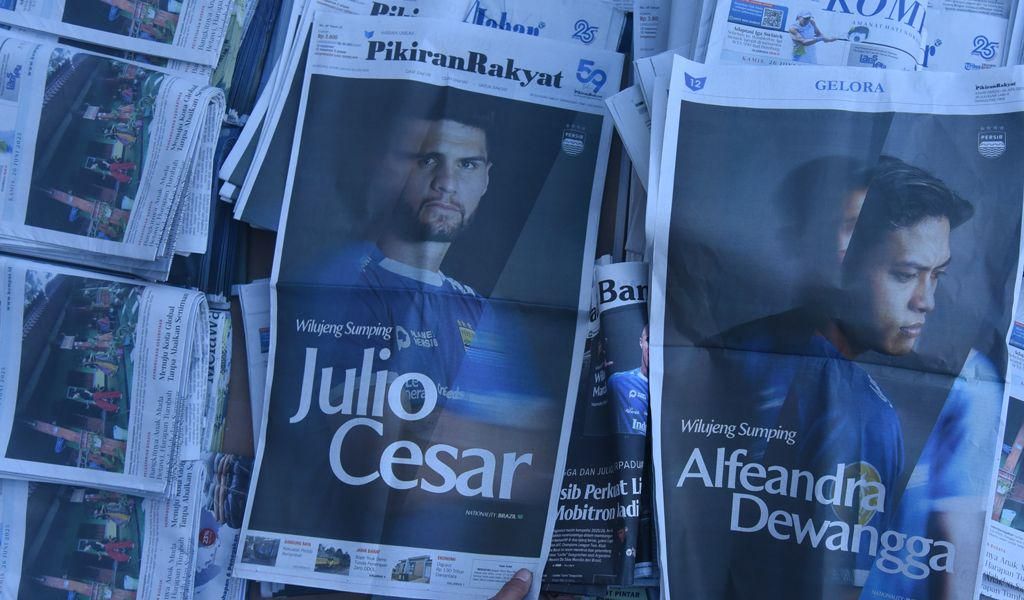 Tentang Persib dan Senyum Merekah Seorang Penjaja Koran