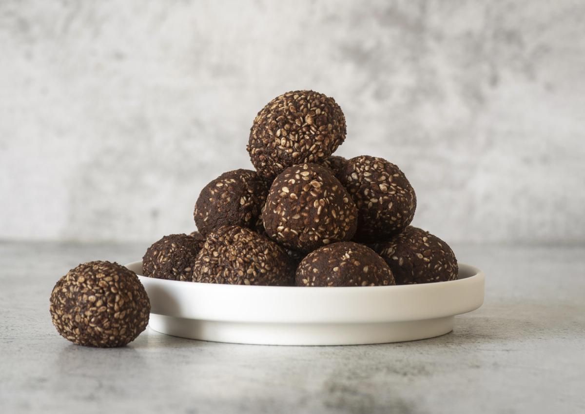 Resep Bola-Bola Cokelat dari Biskuit dan Cokelat, Bikinnya Gampang!