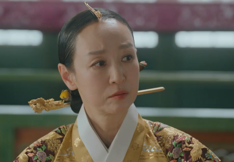 8 Kepanikan Ibu Suri di Episode 5-6 The First Night With the Duke