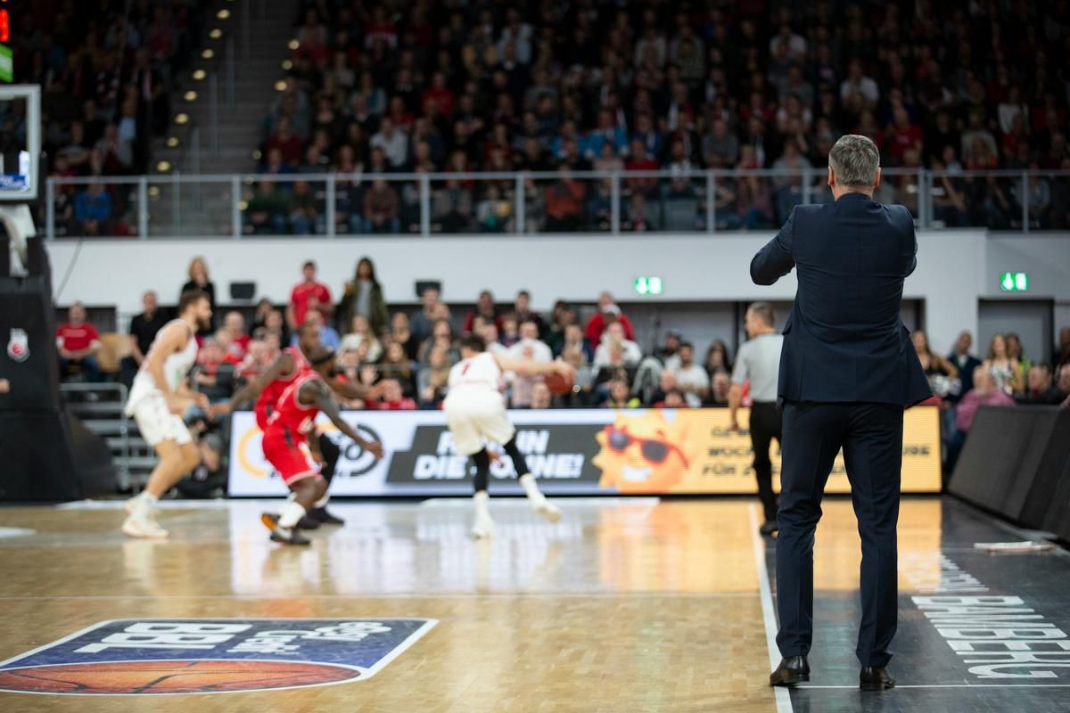 Daftar Peraih Coach of the Year NBA Sepanjang Masa