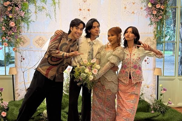 7 Potret Lamaran Nadin Amizah dan Faishal Tanjung, Berlangsung Intimate