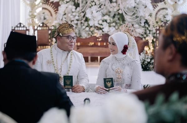 Sah, 7 Potret Pernikahan Fajar dan Zahra MasterChef Indonesia 2025