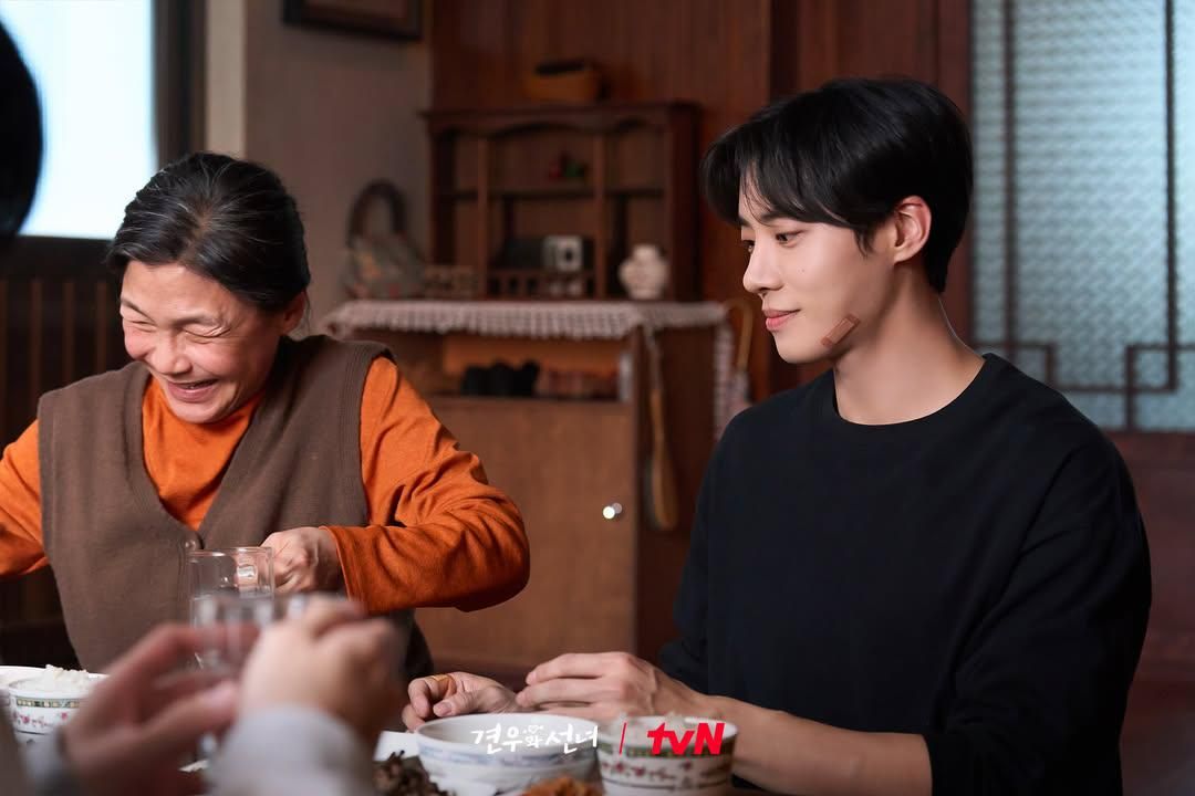 7 Kisah Menyentuh Bae Gyeon U dan Neneknya di Drakor Head Over Heels