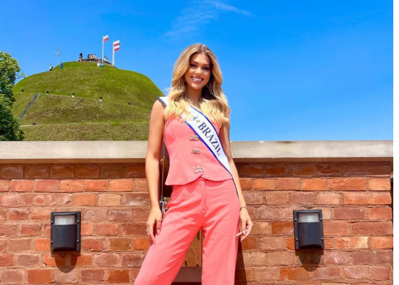 Wakil Brasil Eduarda Braum Raih Mahkota Miss Supranational 2025