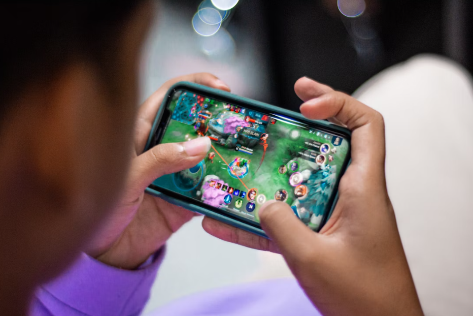 5 Penyebab HP Panas saat Dipakai Main Game Ringan