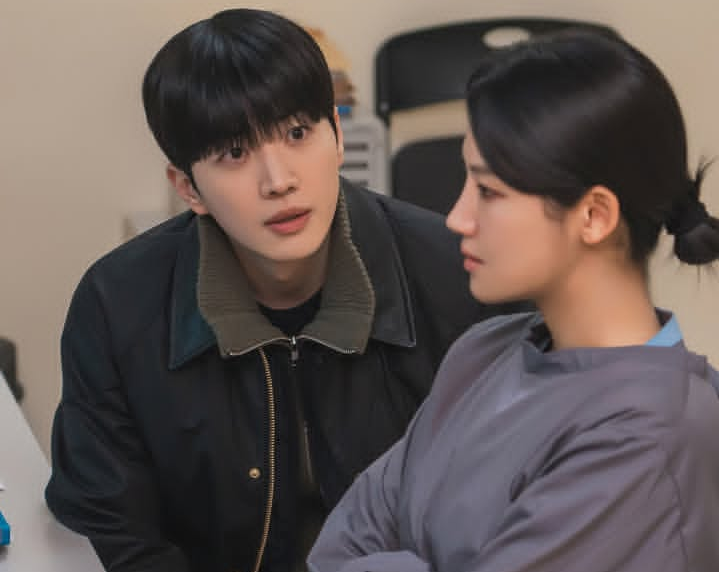 7 Kecurigaan Jung Jung Hyun pada Seo Se Hyeon di Hunter with a Scalpel