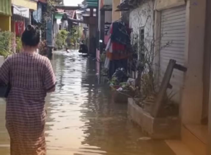 Sejumlah Titik di Surabaya Tergenang Banjir Rob