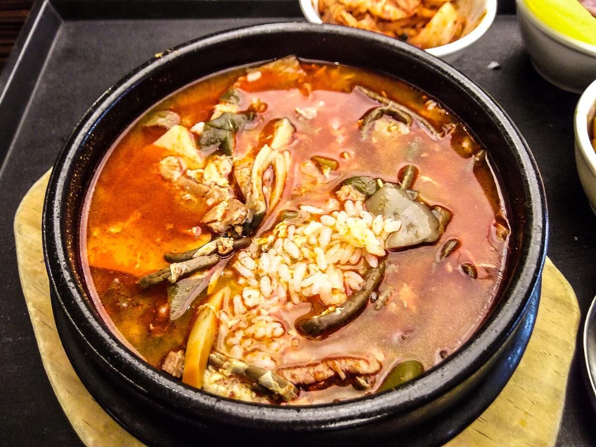 5 Cara Masak Yukgaejang, Sup Daging Sapi Pedas Korea