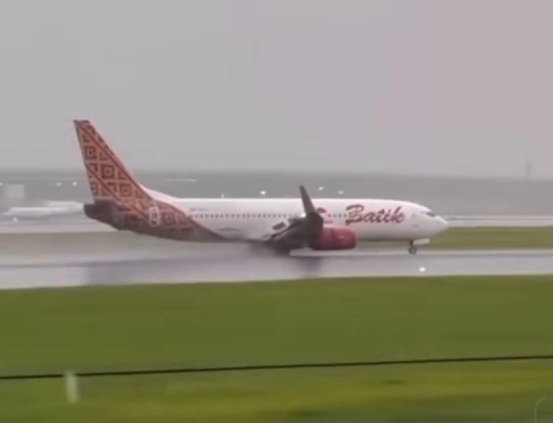 Batik Air Nyaris Gagal Mendarat di Bandara Silampari, 1 Rumah Rusak