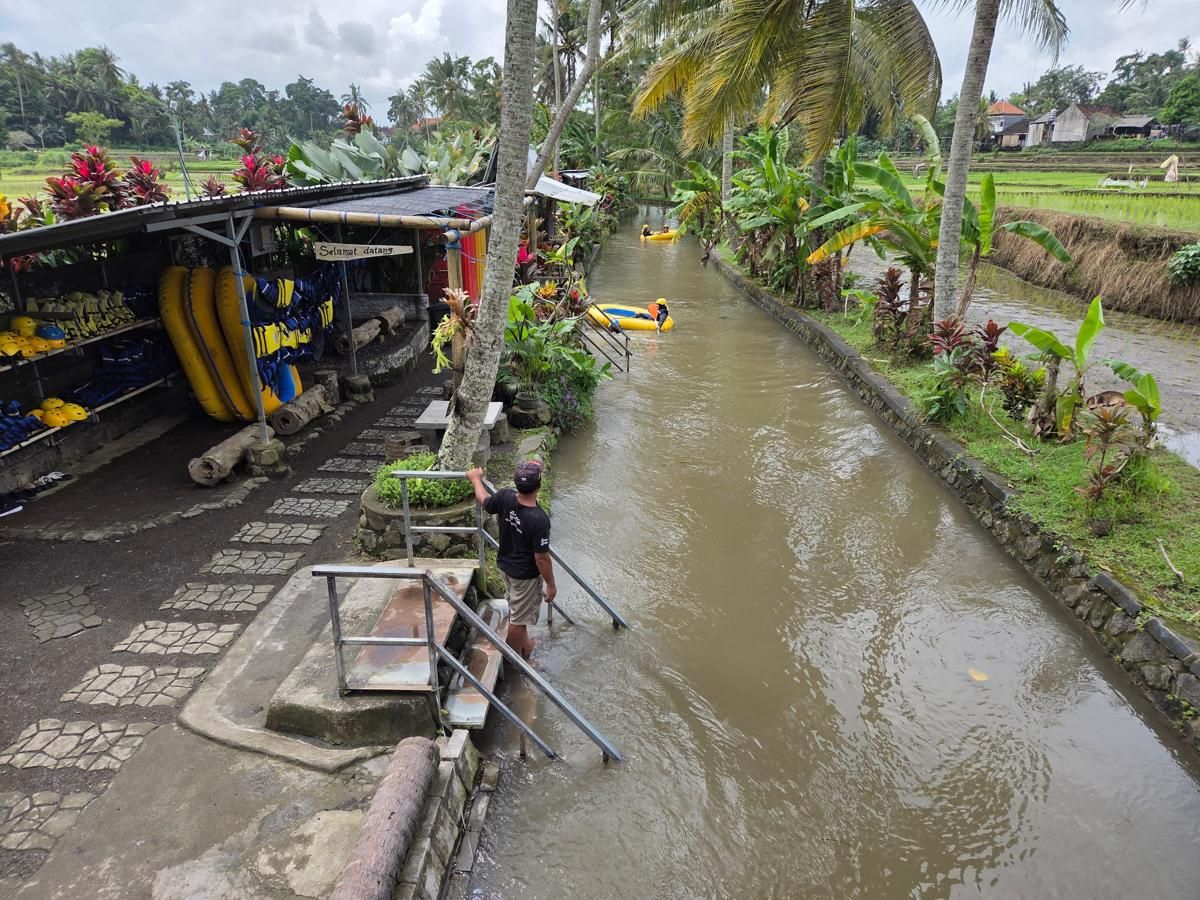 Tiket Masuk Lazy River di Mengwi, Menyusuri Sungai Irigasi