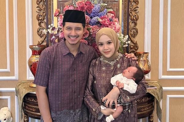 7 Potret Khidmat Akikah Baby Cadmael, Anak Pertama Chand Kelvin