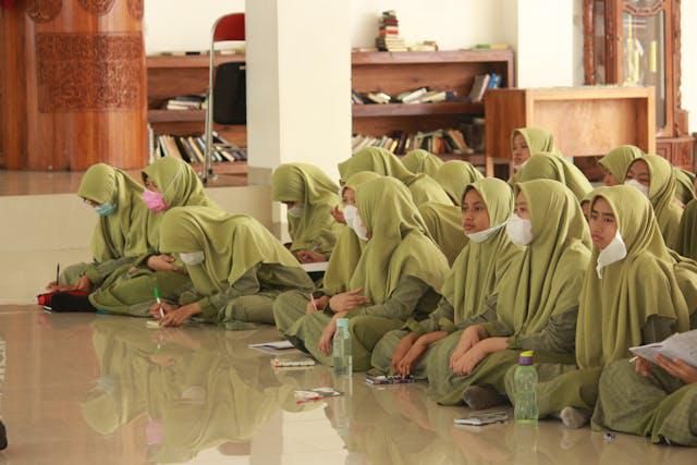 5 Kebutuhan Bulanan Santri yang Wajib Dikirim Orangtua