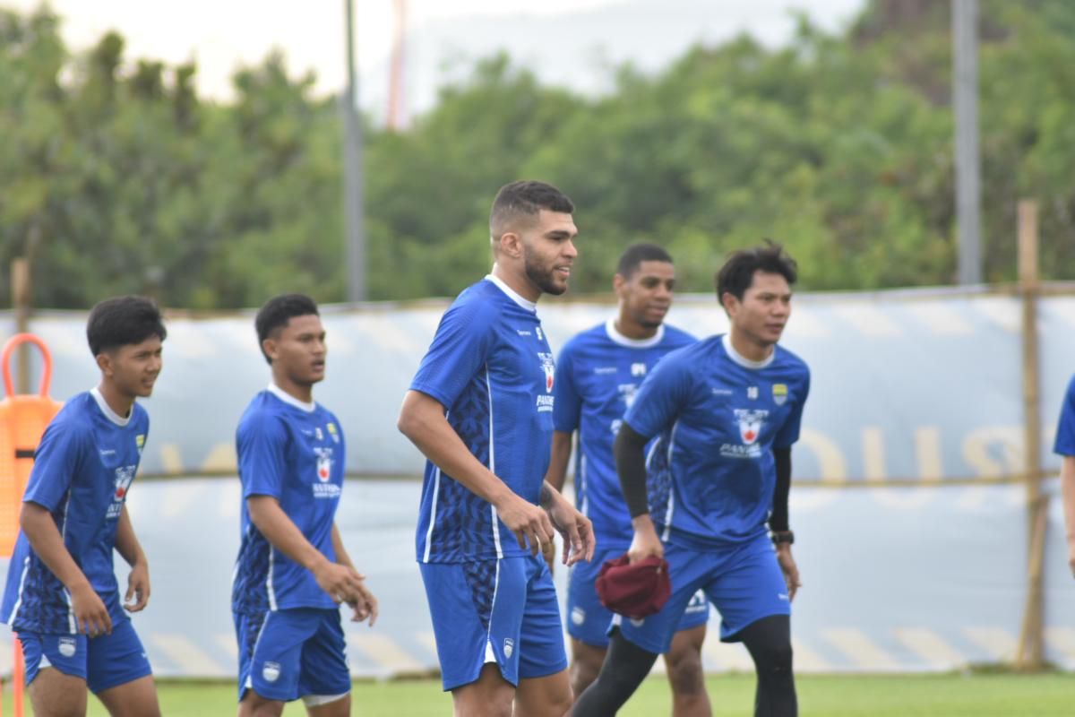 Gerak Cepat Persib Rekrut 10 Pemain Usai Bedol Desa Akhir Musim