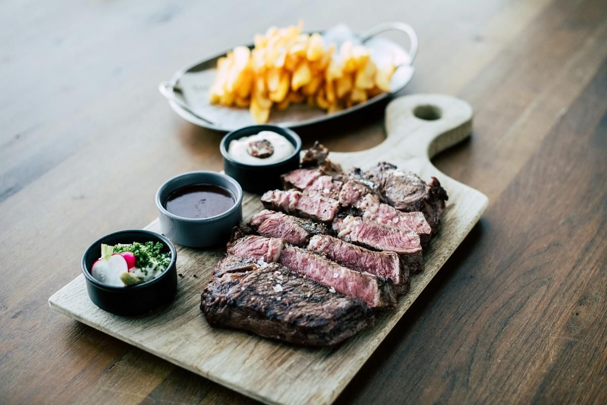 4 Tips Membuat Garlic Butter Steak yang Juicy