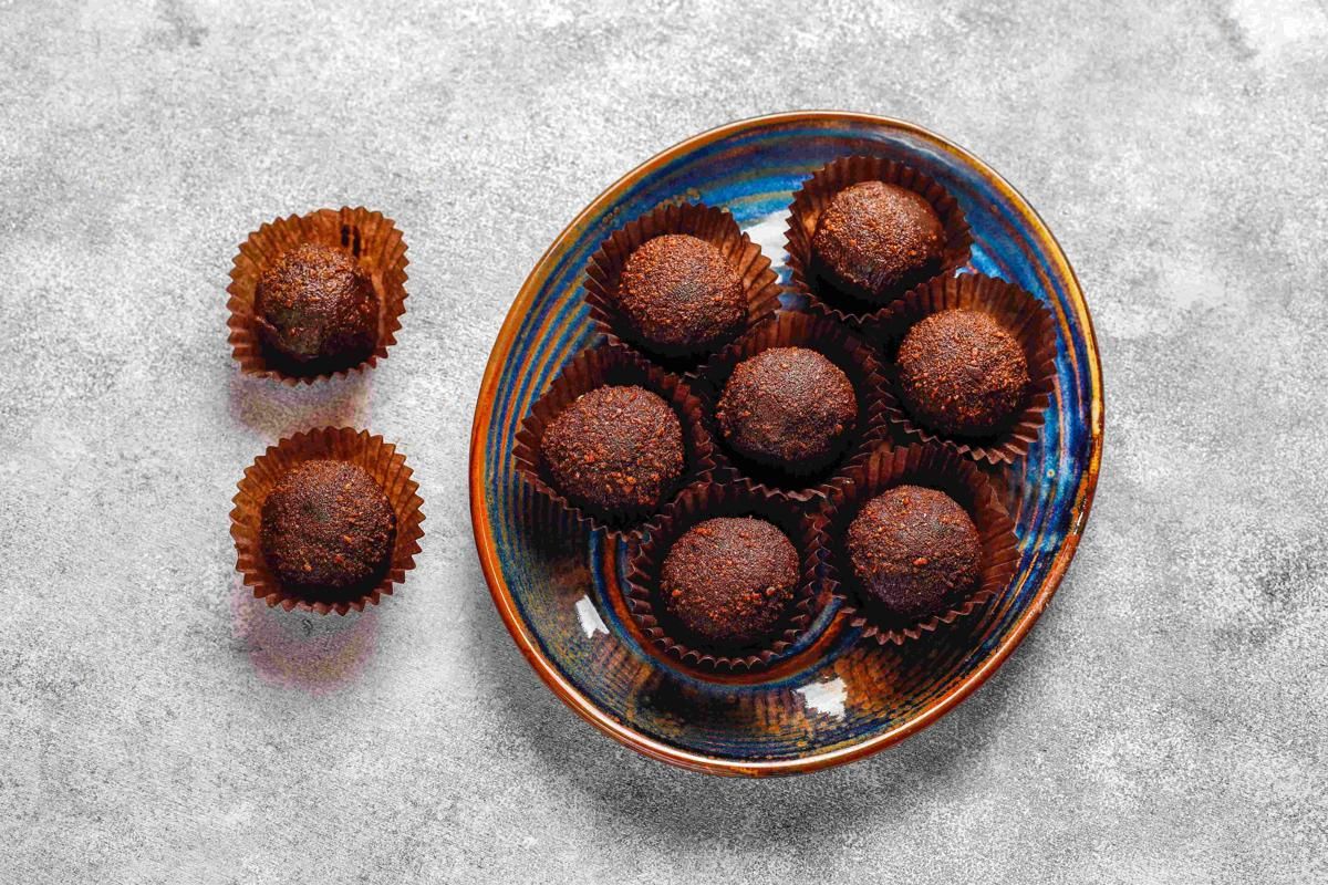 5 Tips Membuat Chocolate Ball yang Lumer di Mulut dan Gak Gampang Lembek