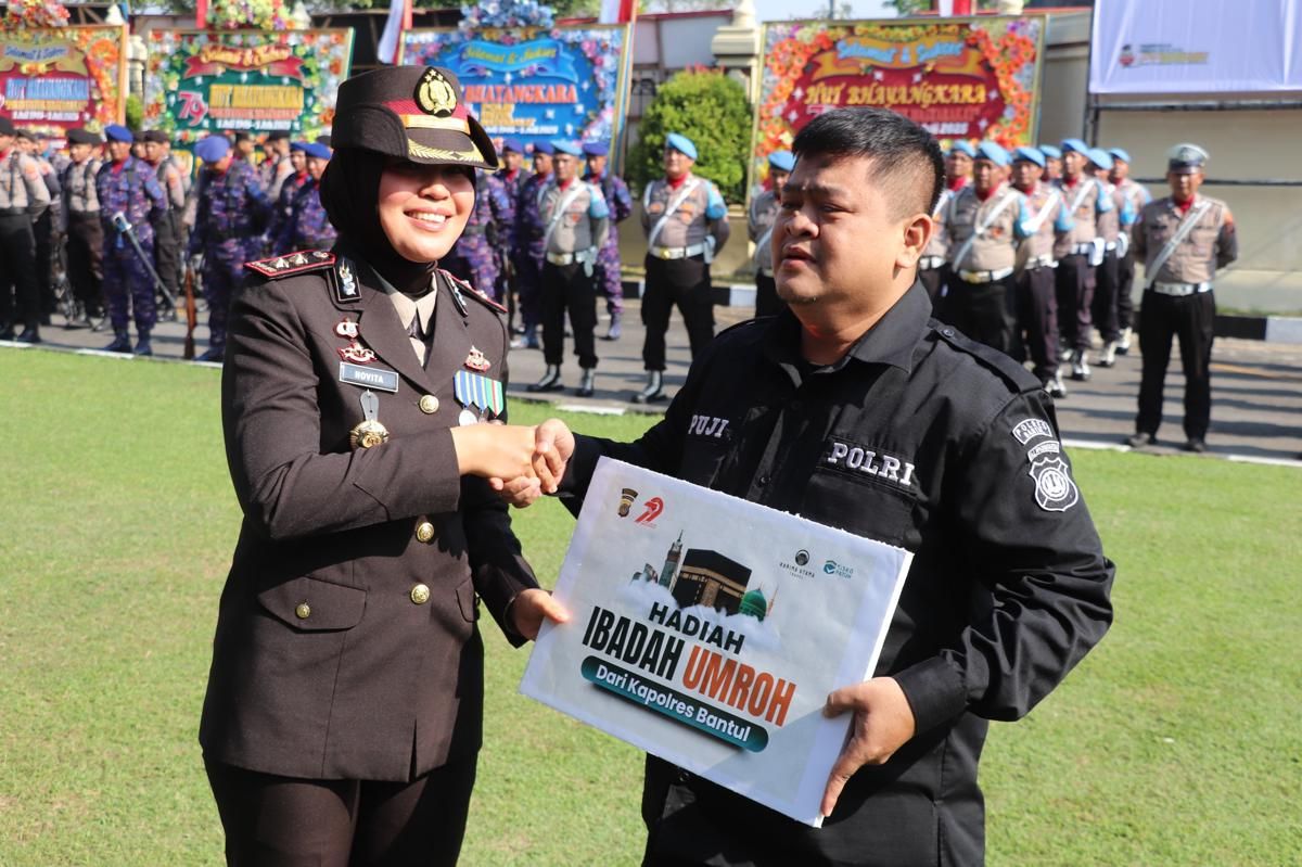 HUT Bhayangkara ke-79, 'Syekh Puji' Dapat Hadiah Umrah