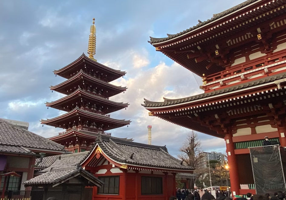 Kuil Sensoji, Tokyo: Akses MRT, Fakta Budaya, dan Spot Menarik Sekitarnya