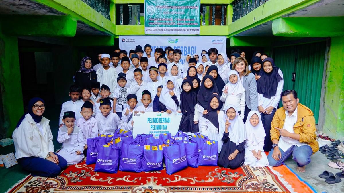  Pelindo Day, PTP Nonpetikemas Berbagi 100 Paket Sembako pada Anak Yatim