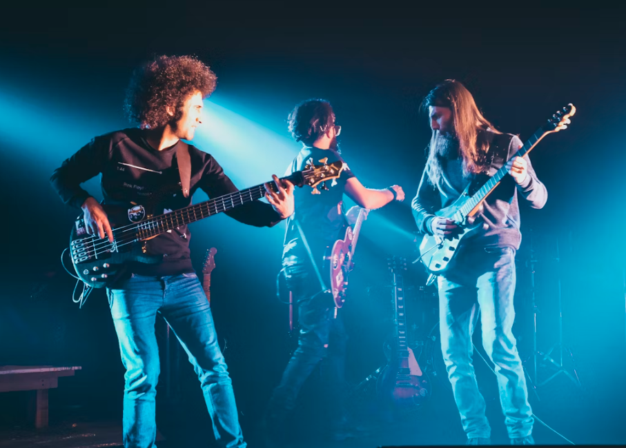 4 Perbedaan Produksi Lagu Pop vs Rock, Jangan Samakan Workflow-nya!