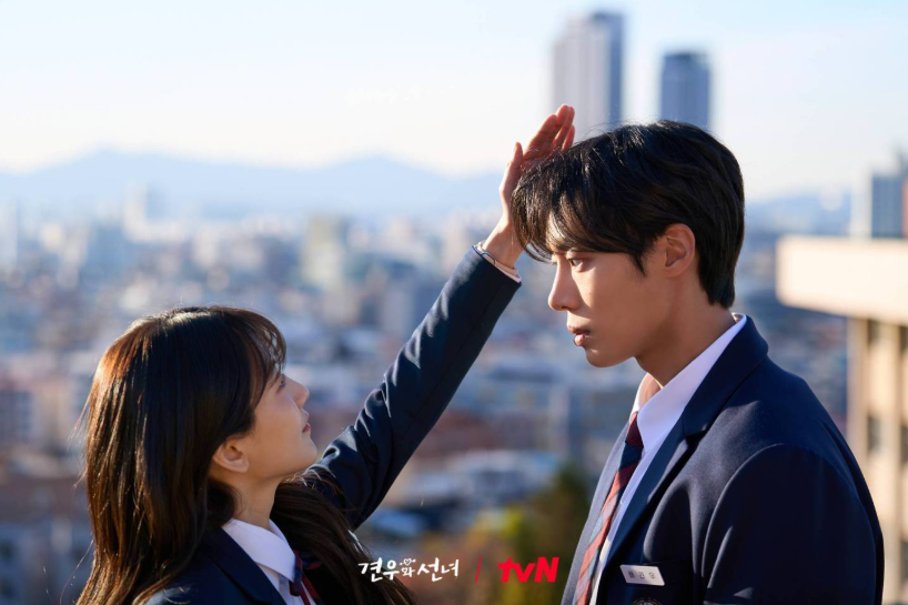 7 Momen Park Seong A Menyentuh Hati Bae Gyeon Woo di Head Over Heels