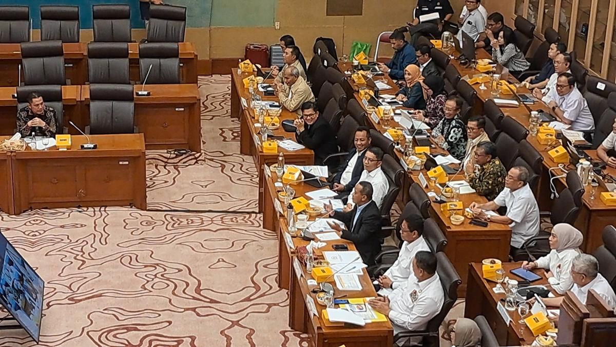 Bahlil Marahi Anak Buah saat Rapat dengan DPR: Kurang Ajar Kalian