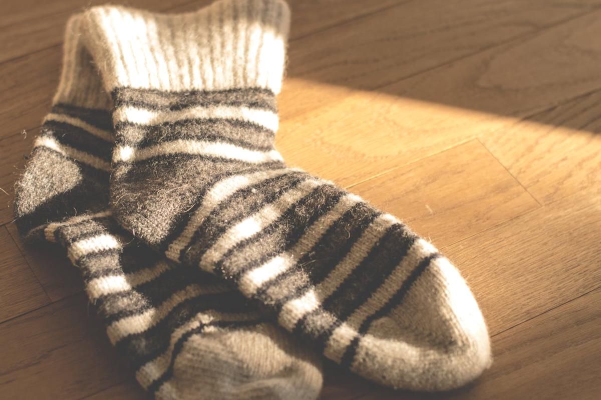 9 Tanda Perlu Beli Kaus Kaki Baru, Bukan Cuma Sepatu yang Keren