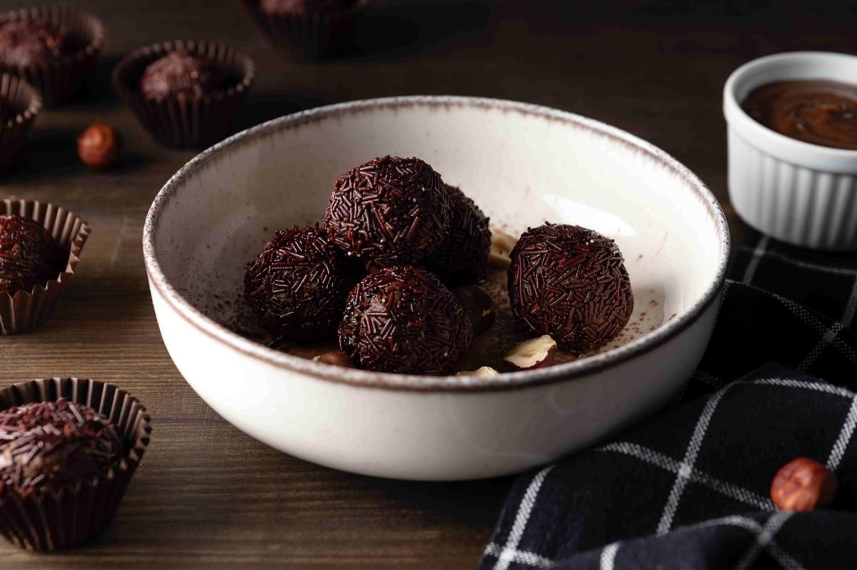 5 Tips Membuat Brigadeiro yang Lembut, Gak Lengket di Tangan, dan Lumer di Mulut