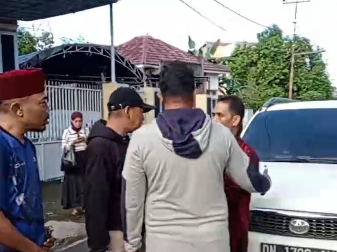 Protes SPMB Jalur Domisili, Warga Antang Sempat Blokade SMA 12 Makassar