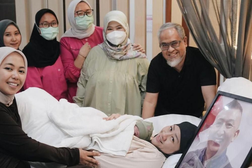 7 Potret Fanny Kondoh Melahirkan, Kirim Pesan untuk Suami Tersayang