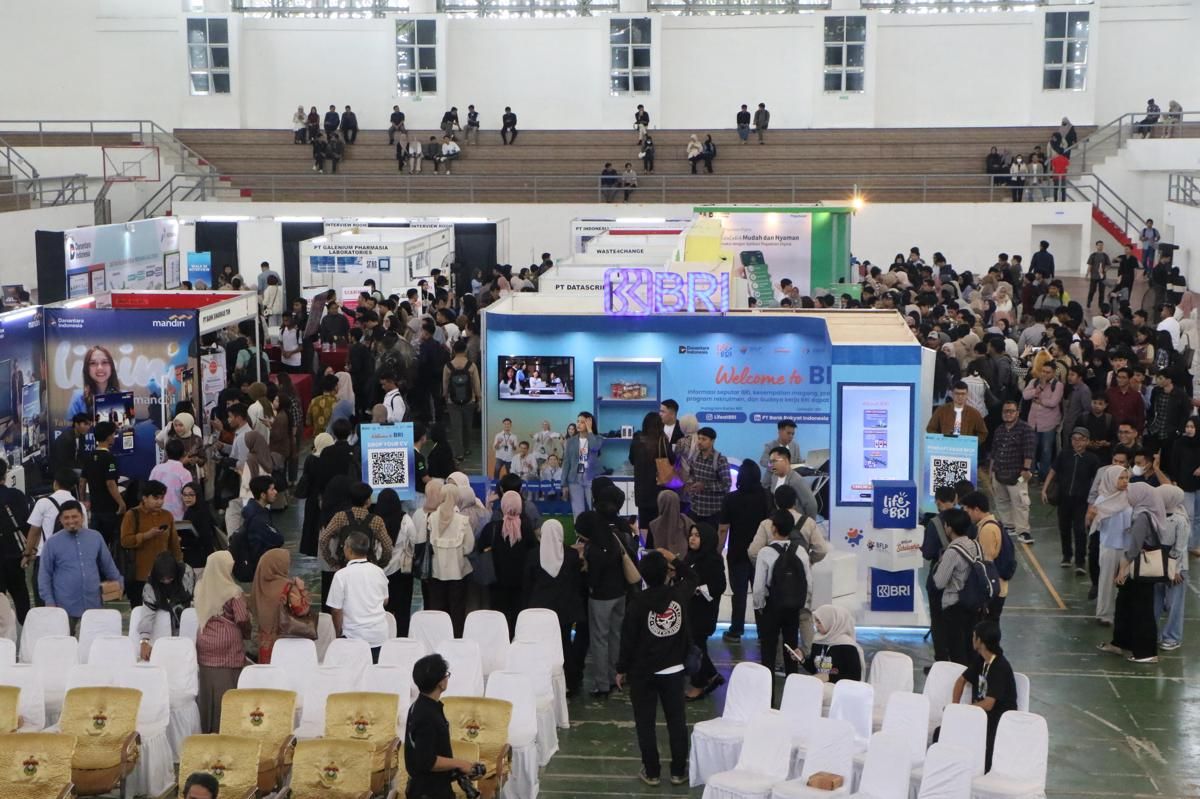 Unhas Career Expo 2025 Dibuka, Diramaikan 20 Perusahaan dan Lembaga