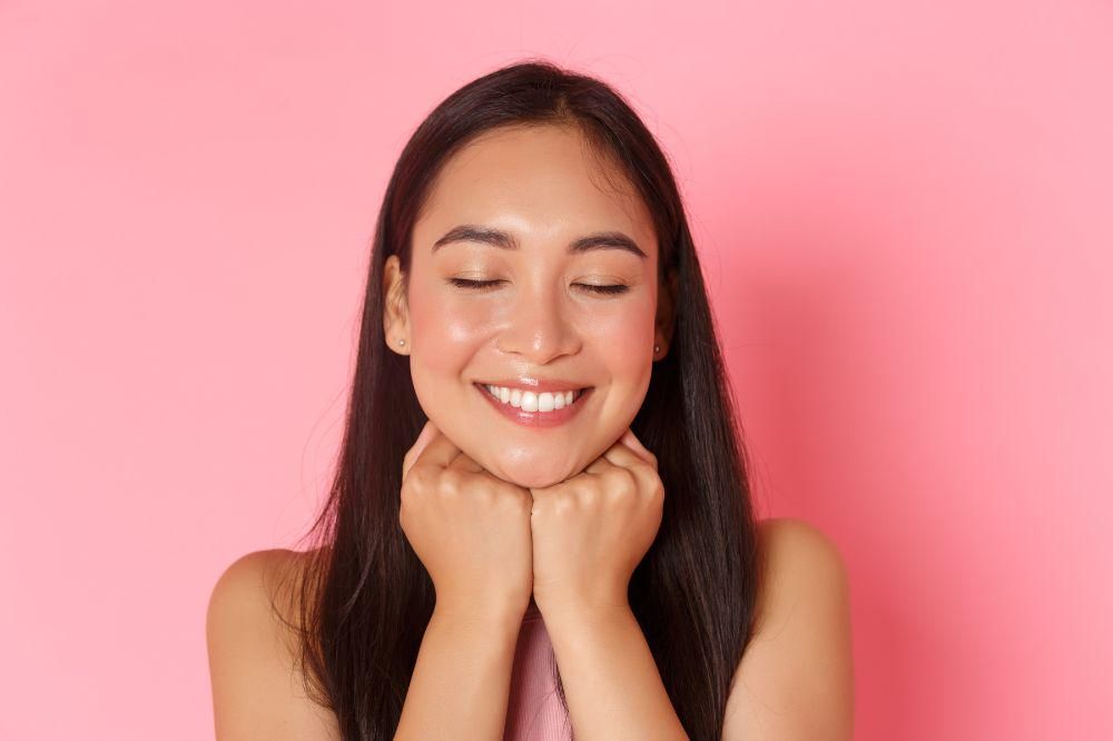 Tips Bibir Lembap dan Merah Alami dari dr. Farhan Zubedi, Wajib Tahu!