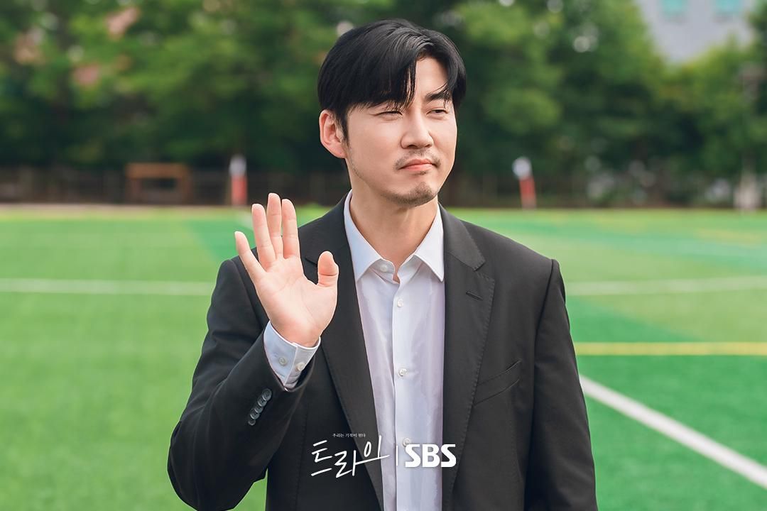 7 Cuplikan Karakter Yoon Kye Sang di Try a Miracle in Us, Jadi Coach!