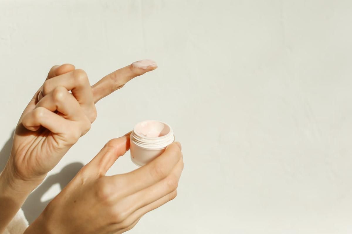 6 Cleansing Cream yang Dilengkapi Pewangi, Aromanya Bikin Nyaman!